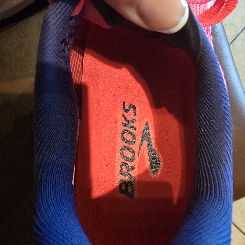 Brooks Women's Pink and Navy Running Shoes - Picture 6 of 8